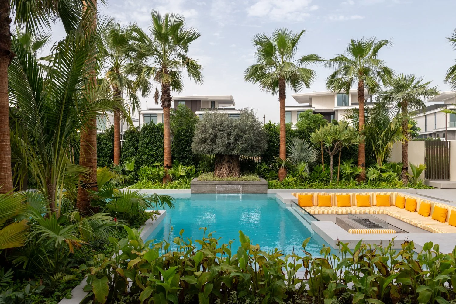 How To Evaluate A Luxury Pool Contractor's Portfolio